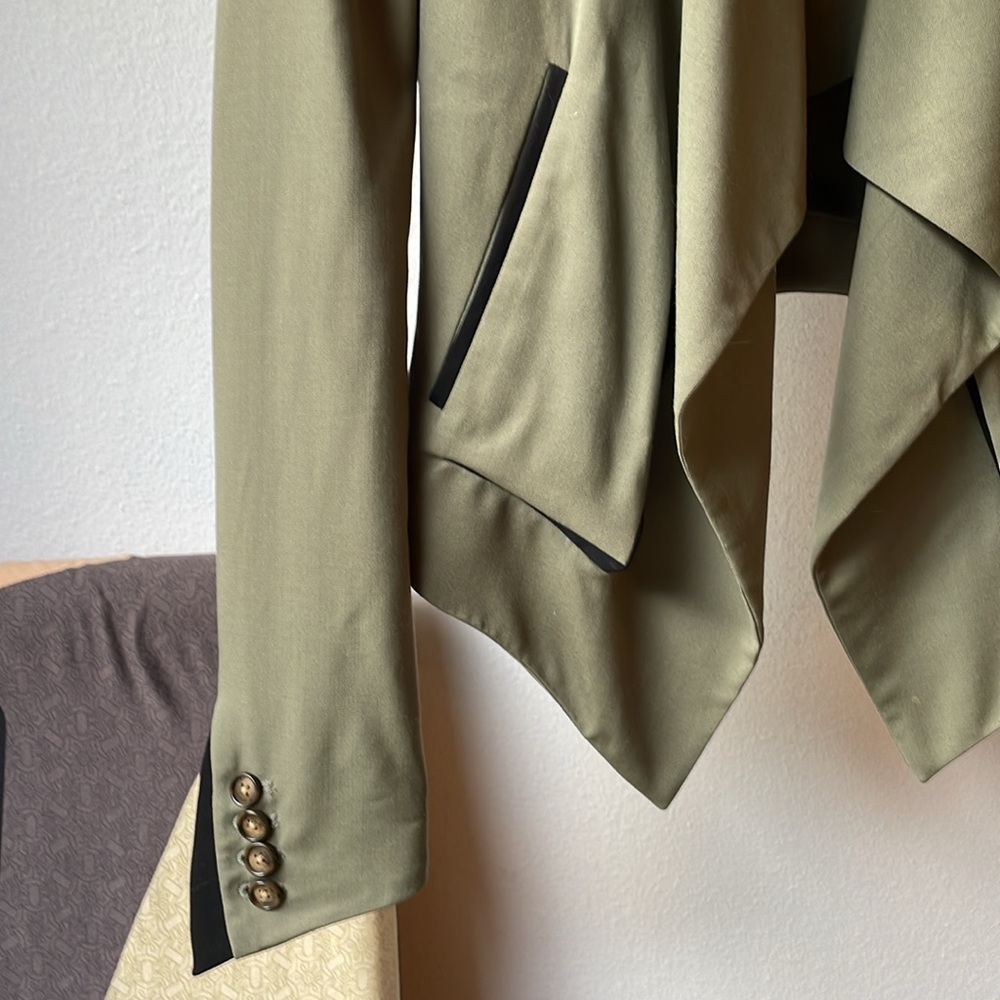 Reese + Riley olive blazer - Picture 5 of 5